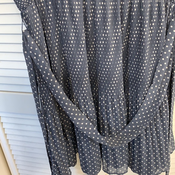 Dress - Picture 3 of 6